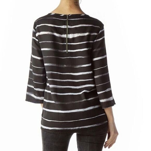 Express Women's Black White Round Neck Striped Top - Picture 2 of 14